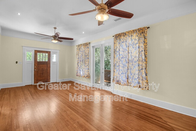 Building Photo - 1206 E 48th St