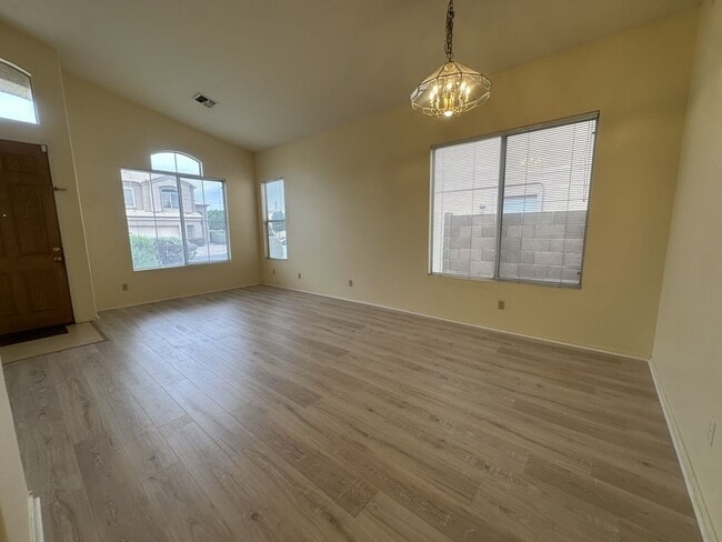 Building Photo - CONVENIENT CHANDLER LOCATION