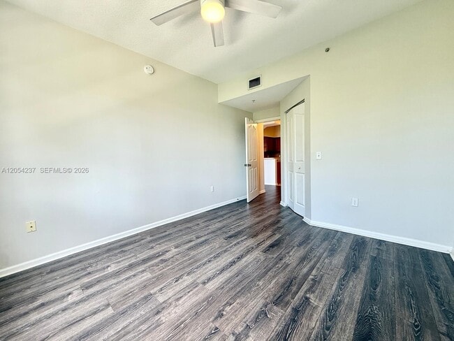 Building Photo - 9208 Myrtlewood Cir W