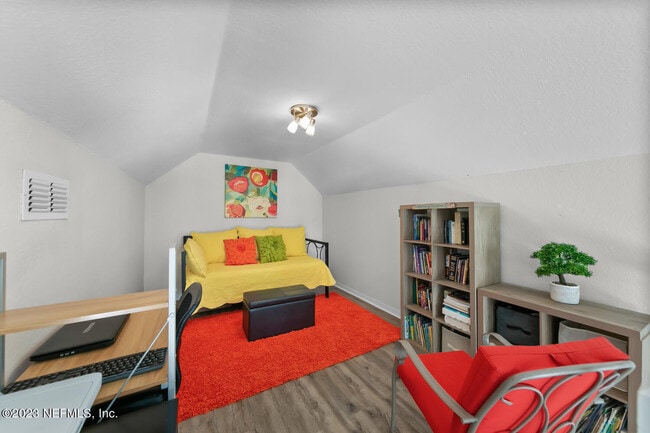 Building Photo - 13703 Richmond Park Dr N