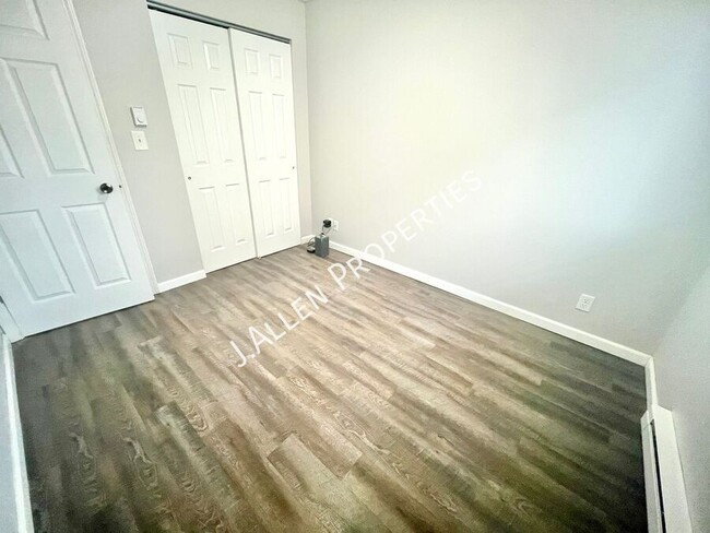 Building Photo - 1806 Parker Cir