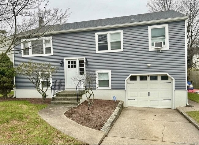 Primary Photo - 3 Donna Dr