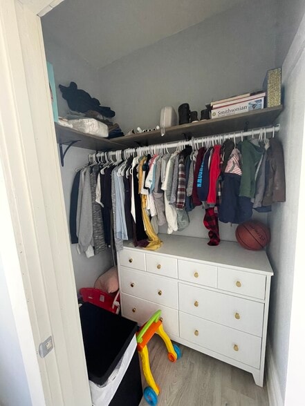 Bedroom 3 Closet - 641 Fillmore St NE