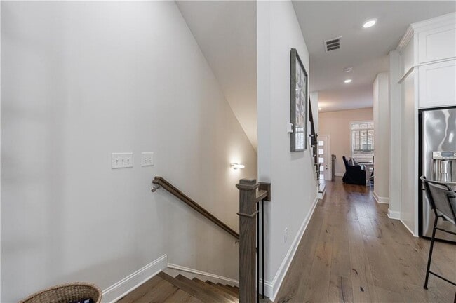 Building Photo - 4337 Parkside Pl