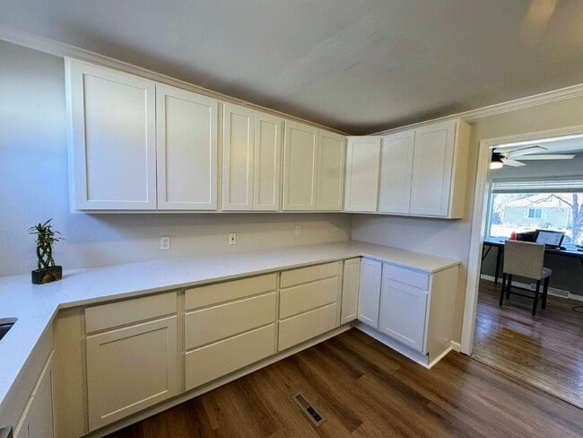 Building Photo - 2691 S Linley Ct