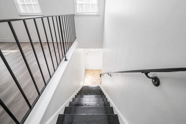 Building Photo - Great West End Two Bedroom Flat for rent