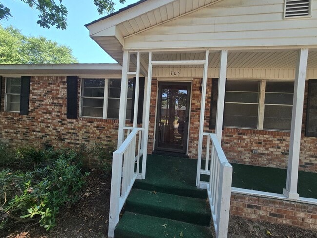 Building Photo - Southeast Columbia