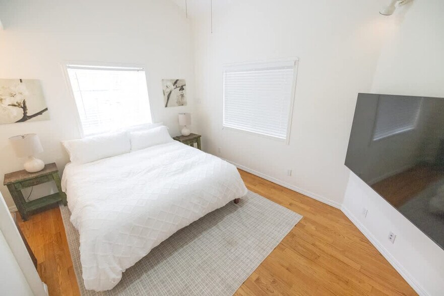 Building Photo - 292 Bell Ln