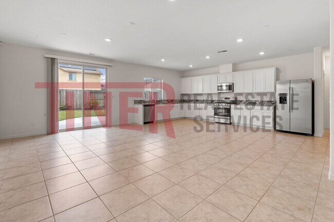 Building Photo - 8288 Schellhous Dr