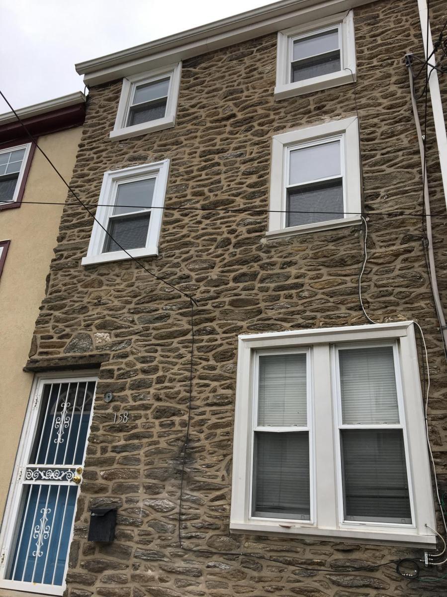 Building Photo - 158 Dupont St