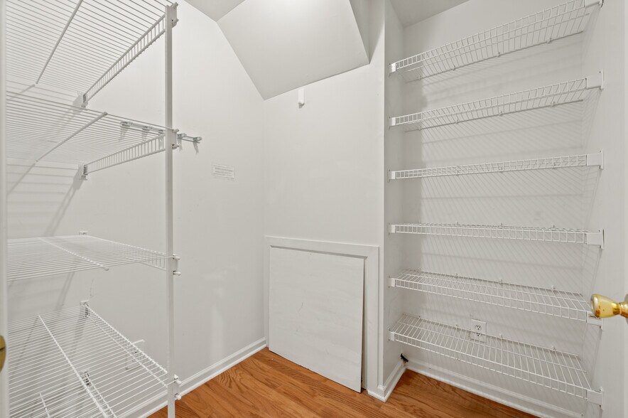 Building Photo - 1408 Black Walnut Dr