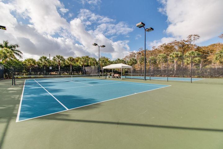 Building Photo - 9555 Phipps Ln