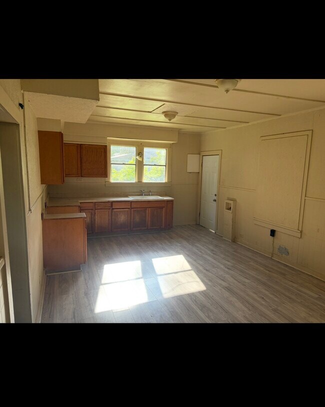 Building Photo - 4406 Jackson St
