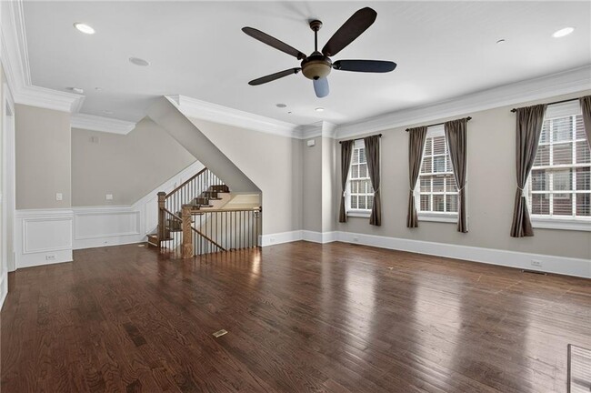 Building Photo - 3475 Roxboro Rd NE