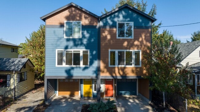Building Photo - STILL AVAILABLE! Special: Only $500 Securi...