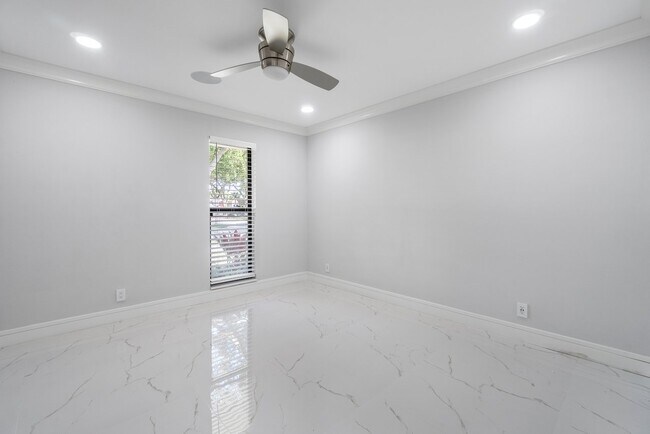 Building Photo - 3432 Pine Haven Cir