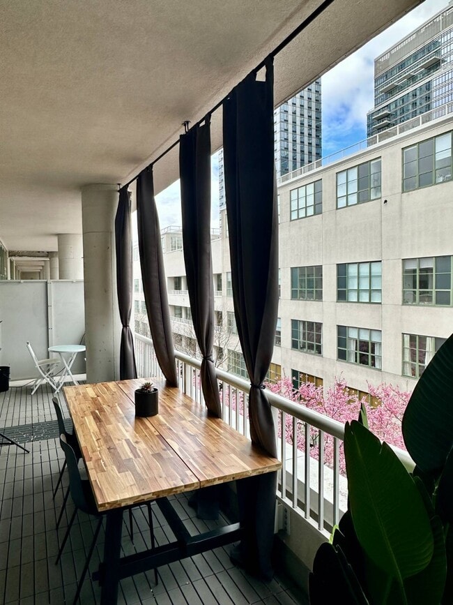 Building Photo - 184 Kent Ave