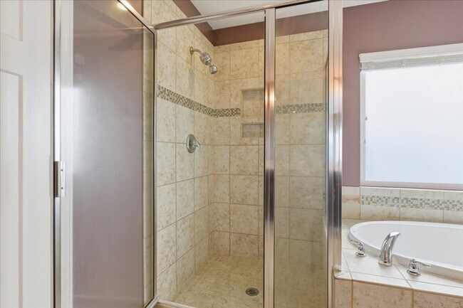 Building Photo - Welcome to Your Ideal Home: Where Luxury a...