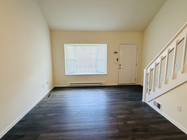 Building Photo - 168 Stoney Dr