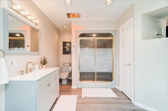 Building Photo - 441 Burlingham Rd