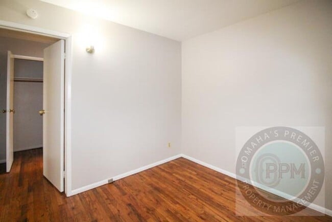 Building Photo - Spacious 2 Bedroom 1 Bathroom Unit in La V...