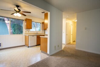 Building Photo - Close-in SE: Garden Level 1 Bdr w/ DW, Pri...