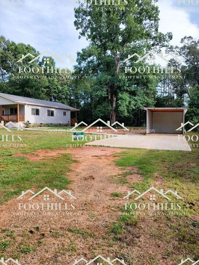 Building Photo - 427 Gibson Rd