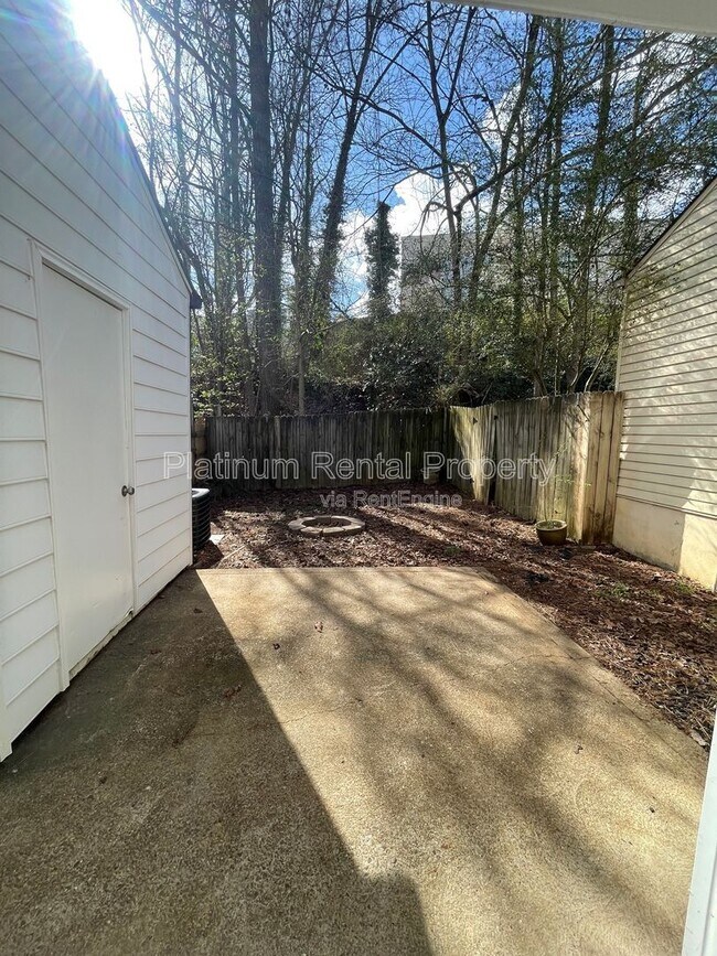 Building Photo - 3575 Kennesaw Station Dr