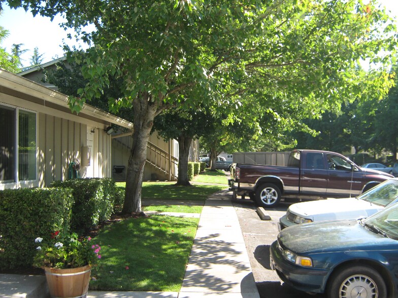 Building Photo - 1725 N 5th St