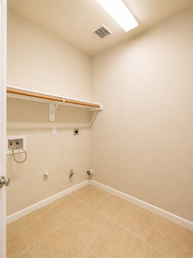 Building Photo - 1815 Granite Field Ln