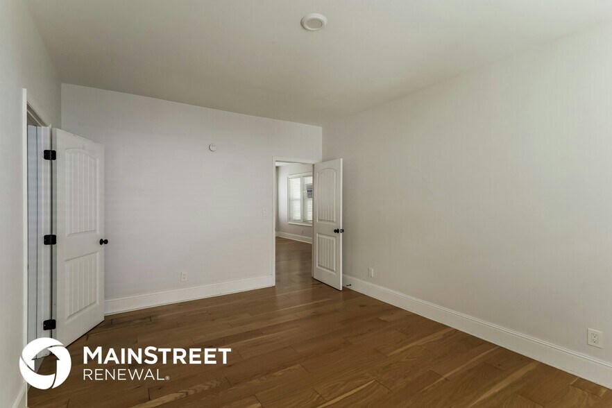 Building Photo - 1508 Villa Pl