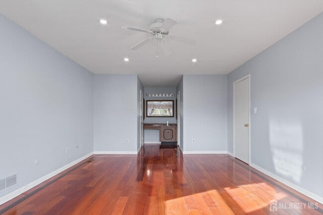 Building Photo - 12 Mershon Ln