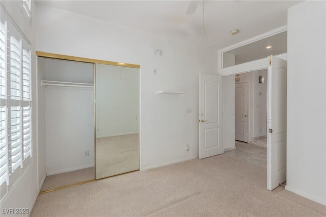 Building Photo - 3030 Cooper Creek Dr