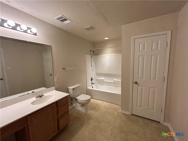 Building Photo - 424 Copper Hill Dr