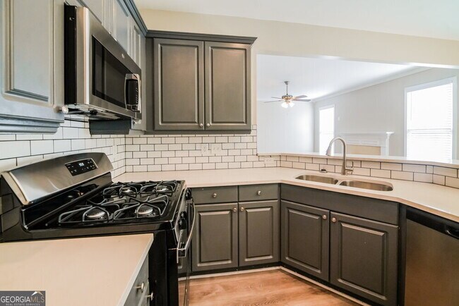 Building Photo - 343 Laurel Glen Crossing