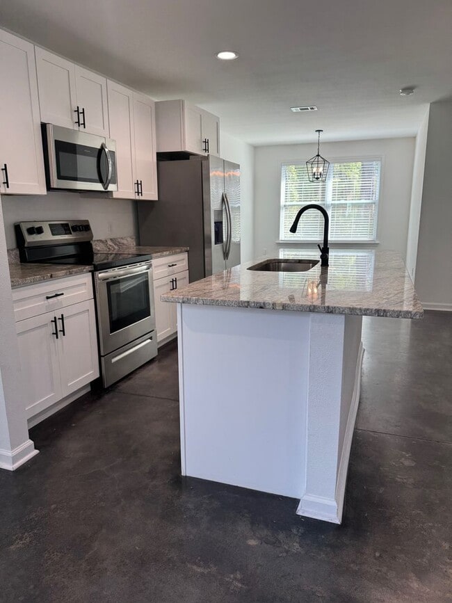 Building Photo - Attention to Detail Sets this 3/2 Rental Apart in Wakulla