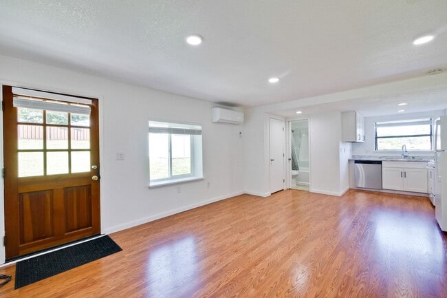 Building Photo - Must See 1 Bed 1 Bath Cottage in the heart of Almaden Valley!!!