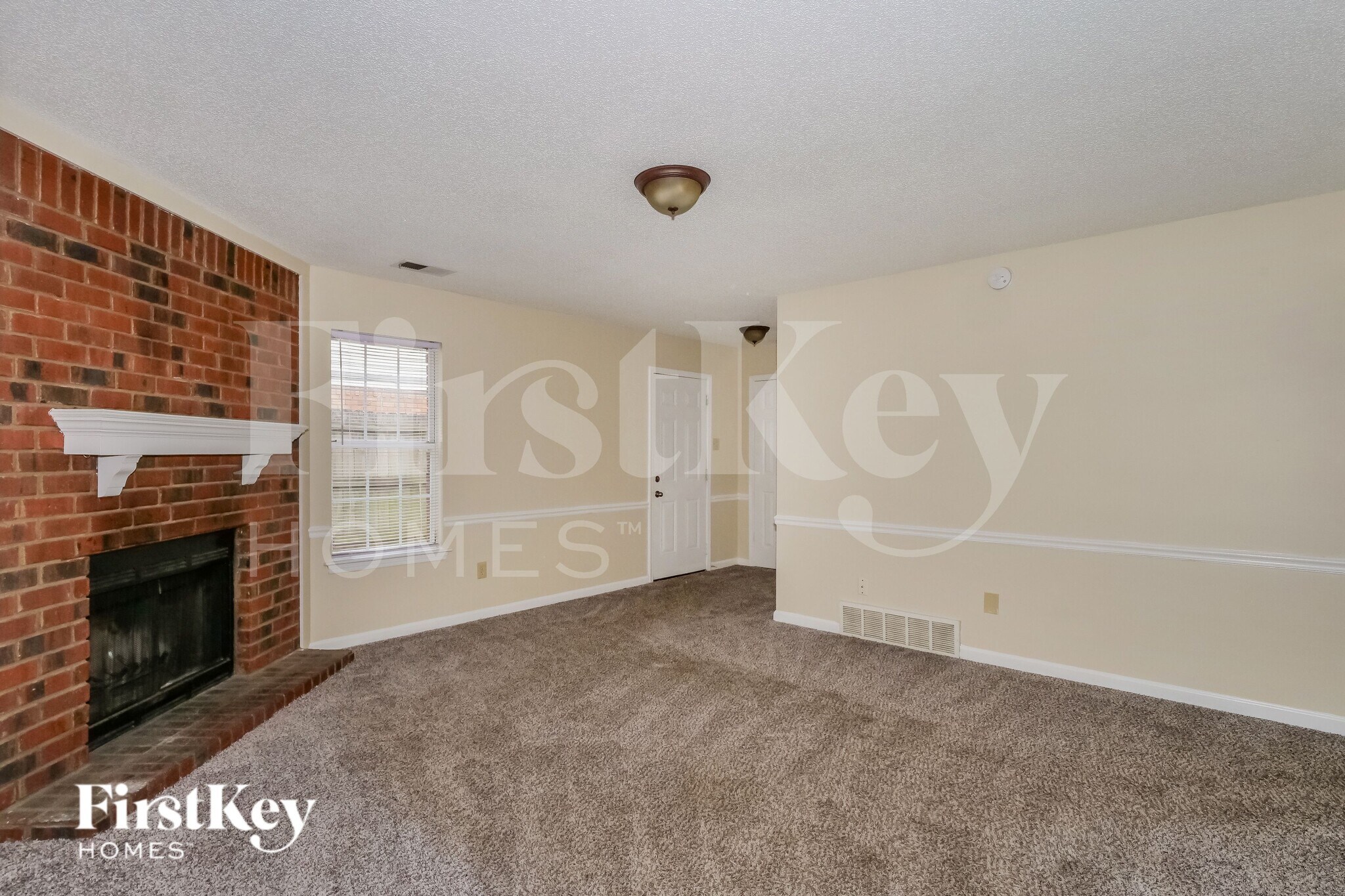 Building Photo - 3926 Oak Branch Cir W