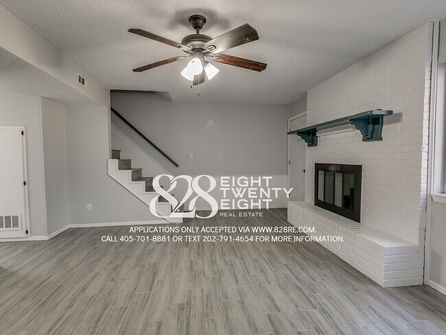 Building Photo - *AVAILABLE NOW!* Spacious 3 Bed/2.5 Bath Condo in East Norman!