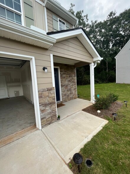 Building Photo - 134 Dogwood Ln