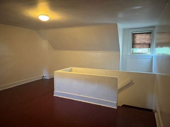 Building Photo - Updated Highland Park Townhome!