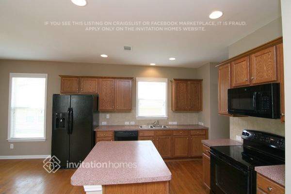 Building Photo - 2883 Open Sky Way