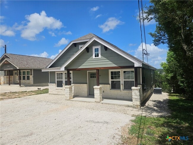 Building Photo - 905 Roadrunner Spur