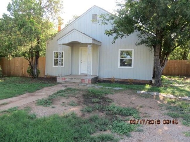 Building Photo - Updated 2 Bedroom!