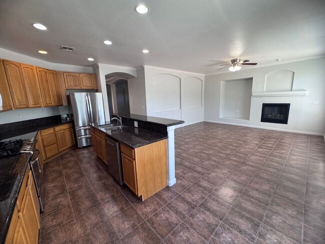Building Photo - Stonelake Community - Four Bedroom!