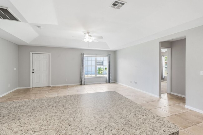 Building Photo - Spacious Duplex in SW Cape Coral