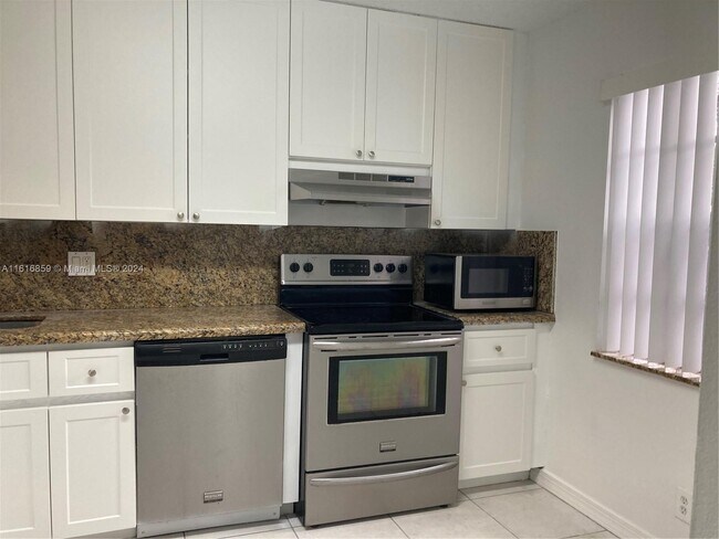 Building Photo - 1450 Springside Dr