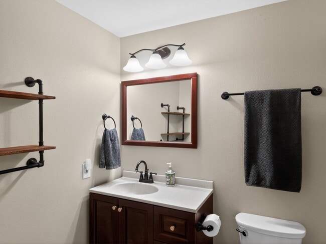 Building Photo - Fully Remodeled Single-Level in Four Seasons — Central A/C, Dual-Pane Windows, Engineered Hardwoo...