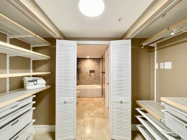 Building Photo - 99 SE Mizner Blvd