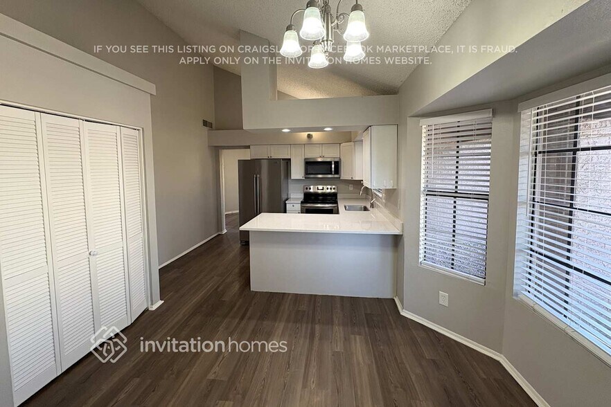 Building Photo - 18802 N 4th St